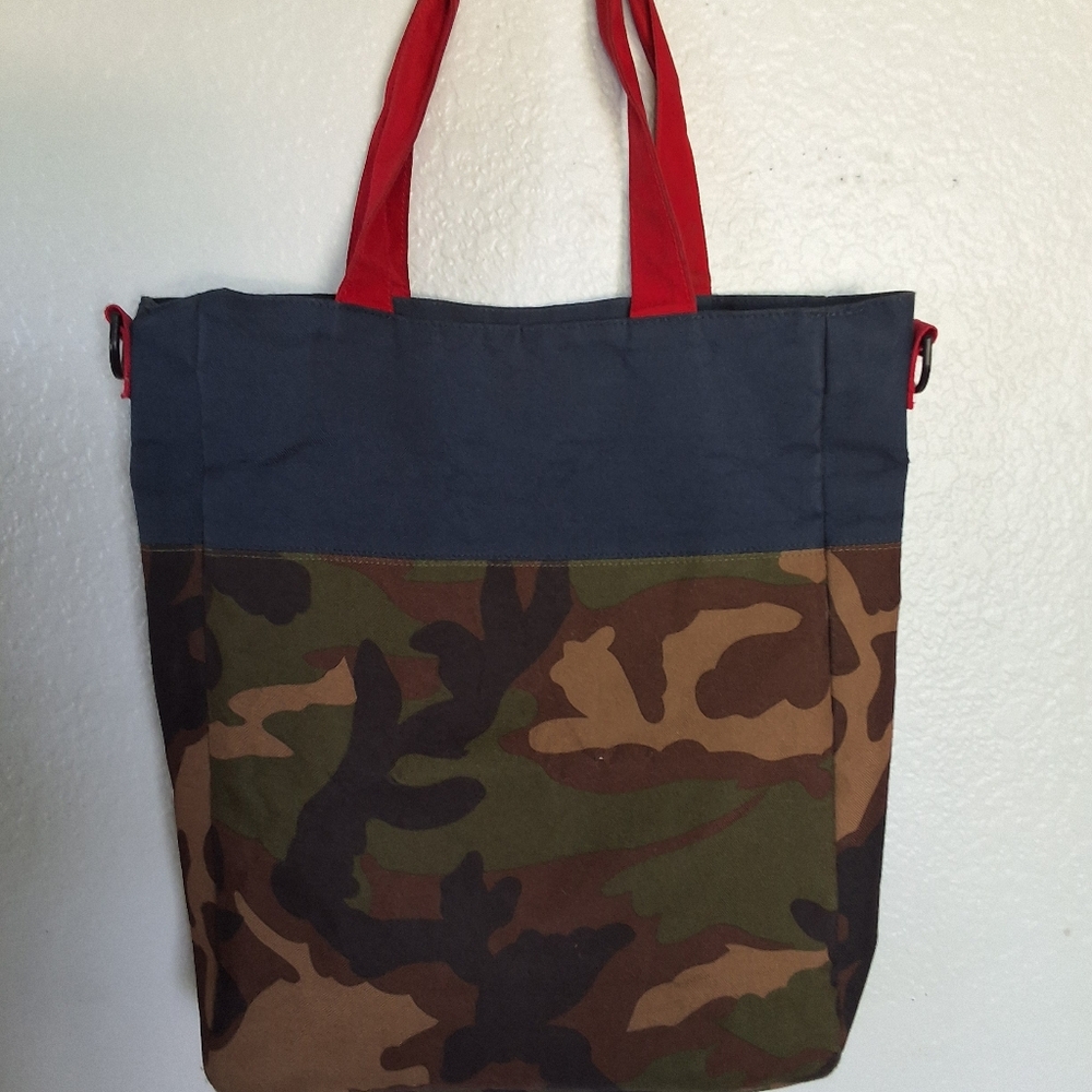 Herschel Supply Company Camo & Blue Bag W/ Red Straps - Picture 3 of 6